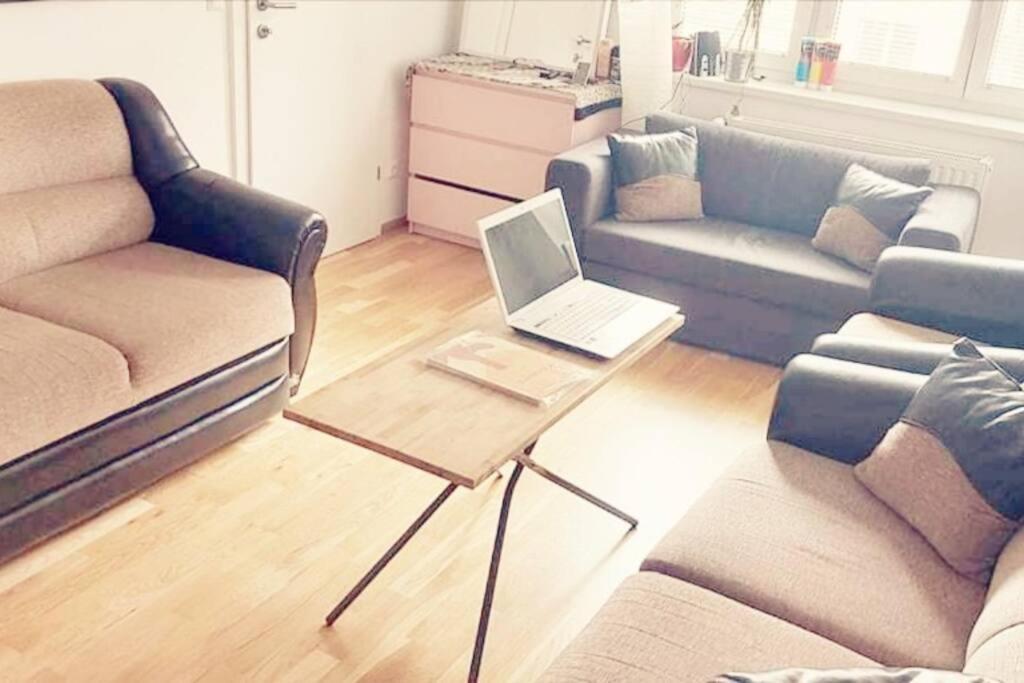 Schone Wohnung Mit Balkon Viena Exterior foto