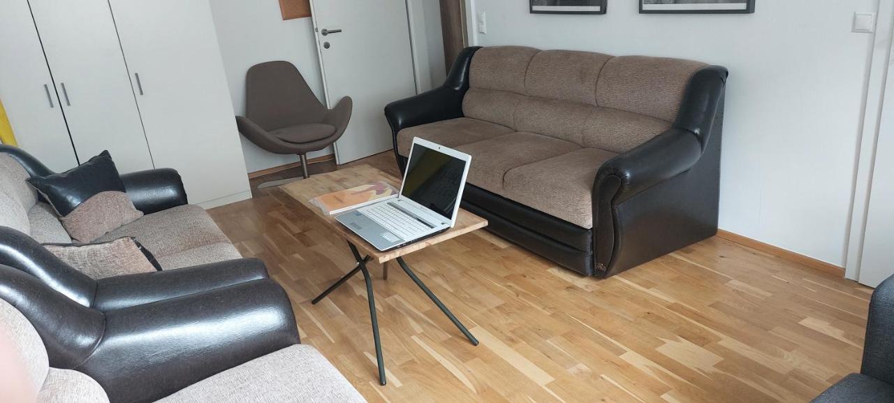 Schone Wohnung Mit Balkon Viena Exterior foto